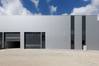 Armazém para Venda em Bougado (São Martinho e Santiago)