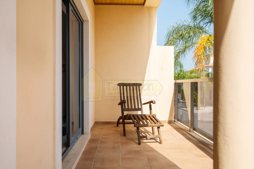 Apartamento T3 para Venda em Santa Barbara de Nexe Foto 16