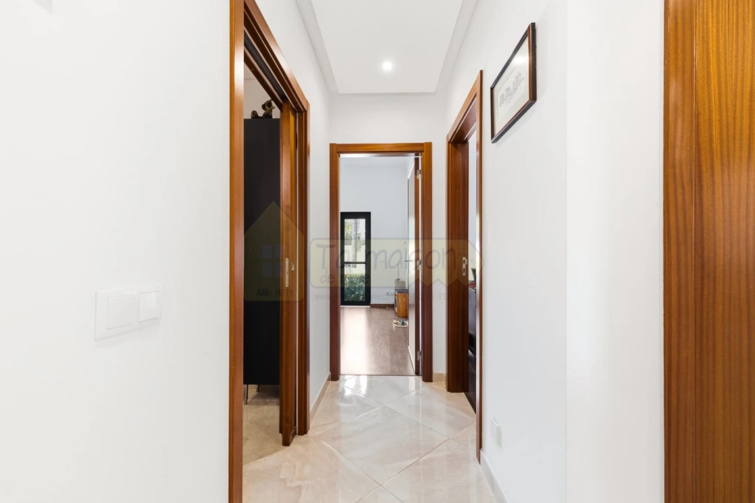 Apartamento T3 para Venda em Santa Barbara de Nexe Foto 24