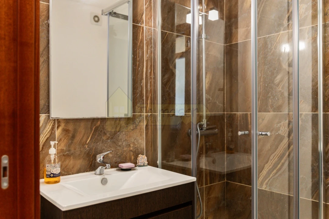 Apartamento T3 para Venda em Santa Barbara de Nexe Foto 27