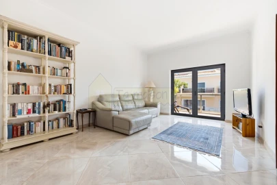 Apartamento T3 para Venda em Santa Barbara de Nexe