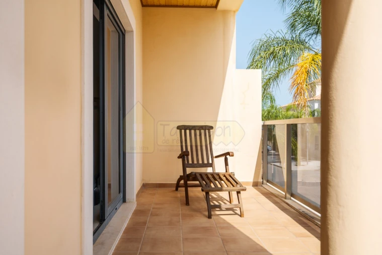 Apartamento T3 para Venda em Santa Barbara de Nexe Foto 16