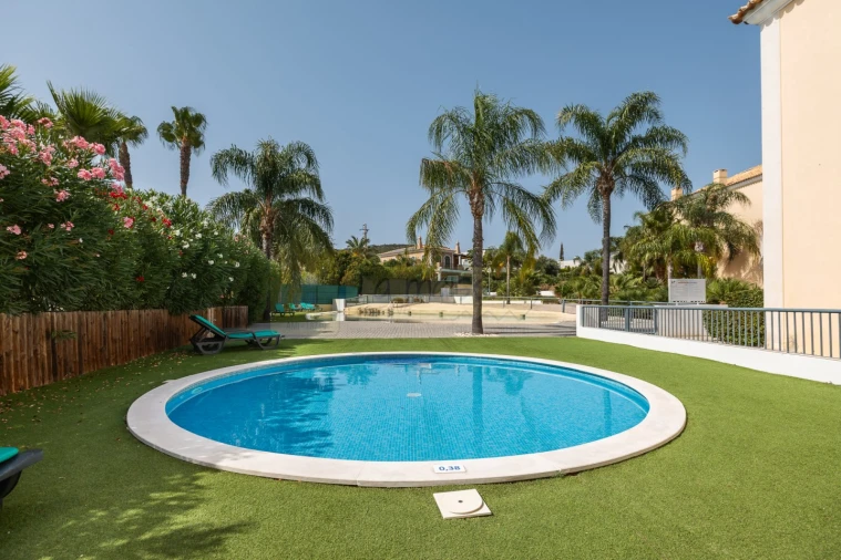 Apartamento T3 para Venda em Santa Barbara de Nexe Foto 34