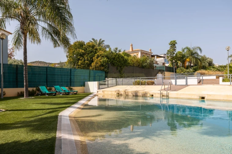 Apartamento T3 para Venda em Santa Barbara de Nexe Foto 36