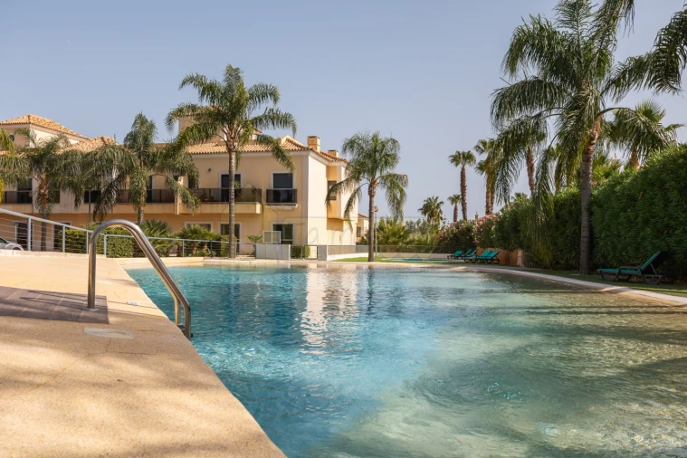 Apartamento T3 para Venda em Santa Barbara de Nexe Foto 4