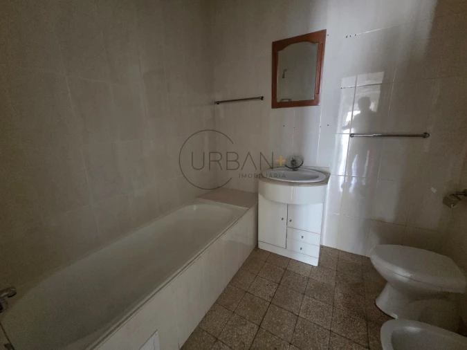 Apartamento T3 para Venda em Repeses e São Salvador Foto 2
