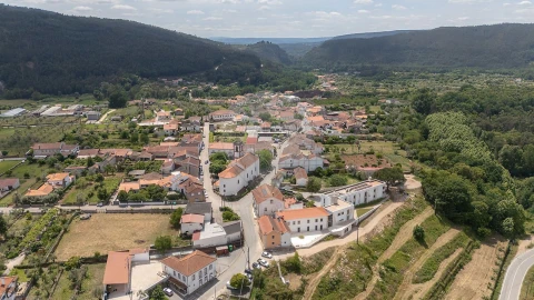 Moradia T4 para Venda em Vila Nova do Ceira