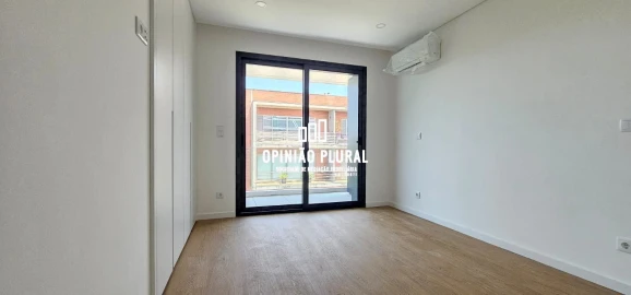 Apartamento T4 para Venda em Gulpilhares e Valadares