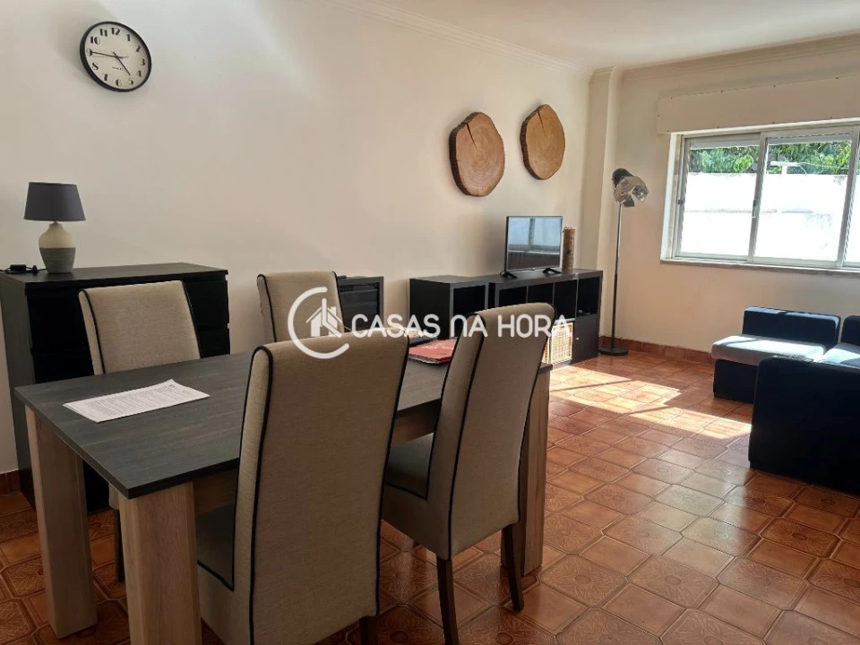 Apartamento T2 para Arrendamento em Seixal, Arrentela e Aldeia de Paio Pires Foto 1