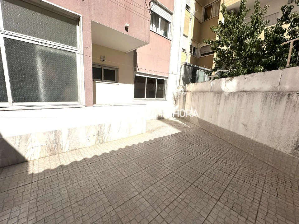 Apartamento T2 para Arrendamento em Seixal, Arrentela e Aldeia de Paio Pires Foto 12