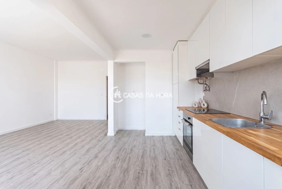 Apartamento T2 para Venda em Alfragide Foto 6