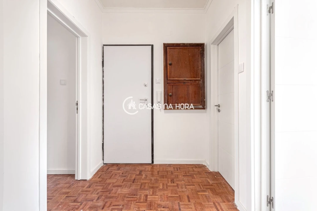 Apartamento T2 para Venda em Alfragide Foto 8