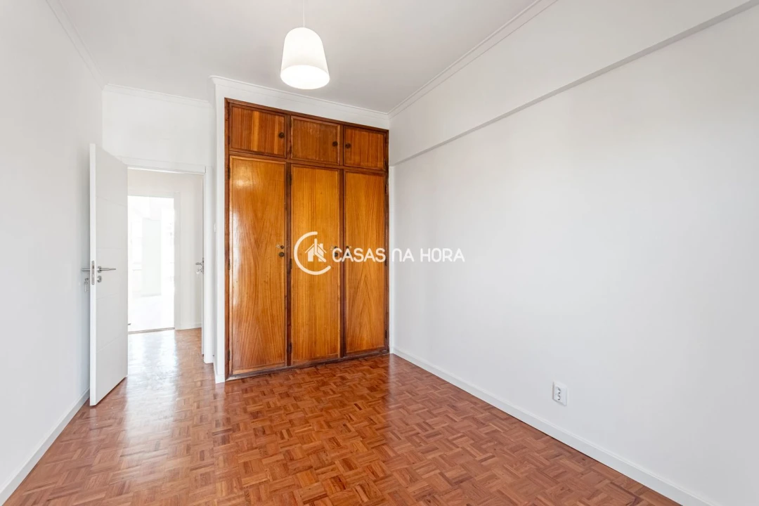 Apartamento T2 para Venda em Alfragide Foto 11