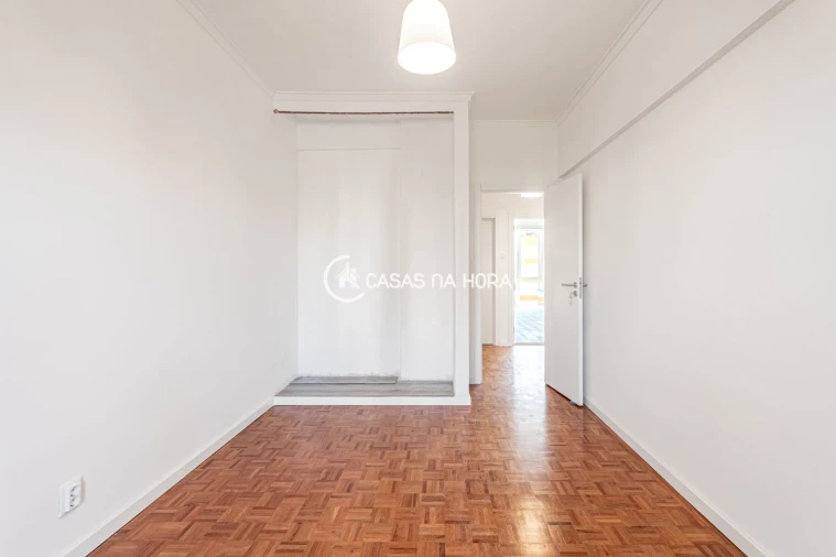 Apartamento T2 para Venda em Alfragide Foto 16