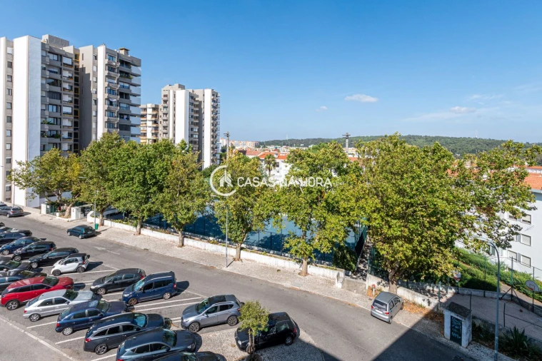 Apartamento T2 para Venda em Alfragide Foto 22