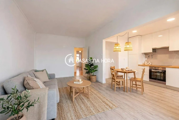 Apartamento T2 para Venda em Alfragide Foto 2