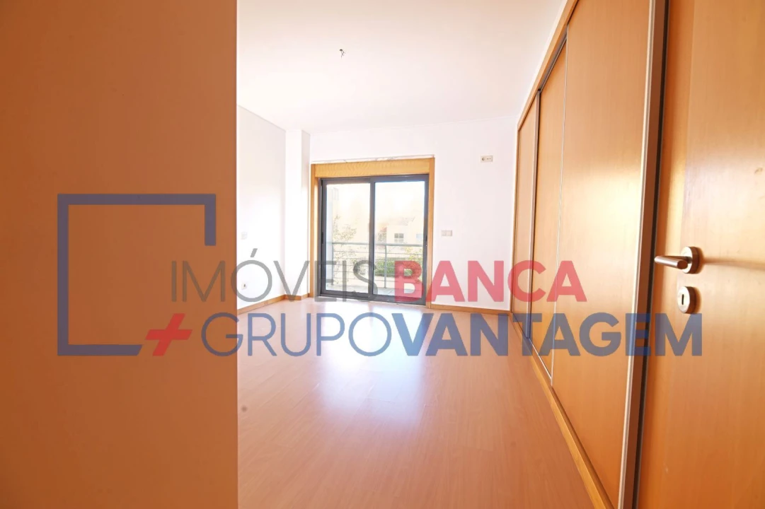 Apartamento T4 para Venda em Pinhal Novo Foto 12