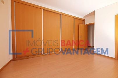 Apartamento T4 para Venda em Pinhal Novo