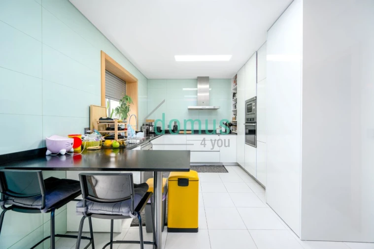 Moradia T3 para Venda em Azurara Foto 4