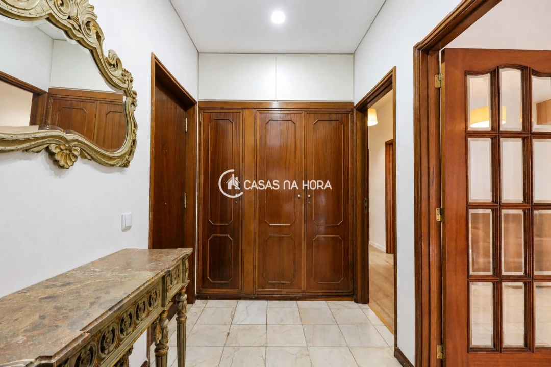 Apartamento T4 para Arrendamento em Bonfim Foto 5