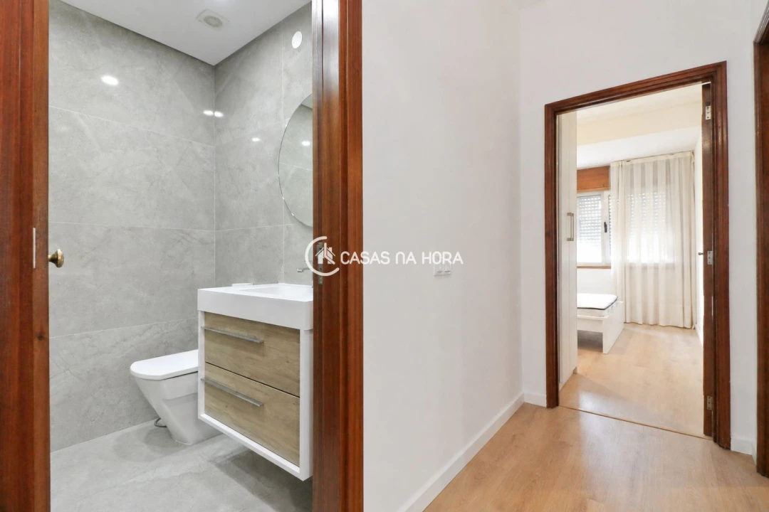 Apartamento T4 para Arrendamento em Bonfim Foto 7