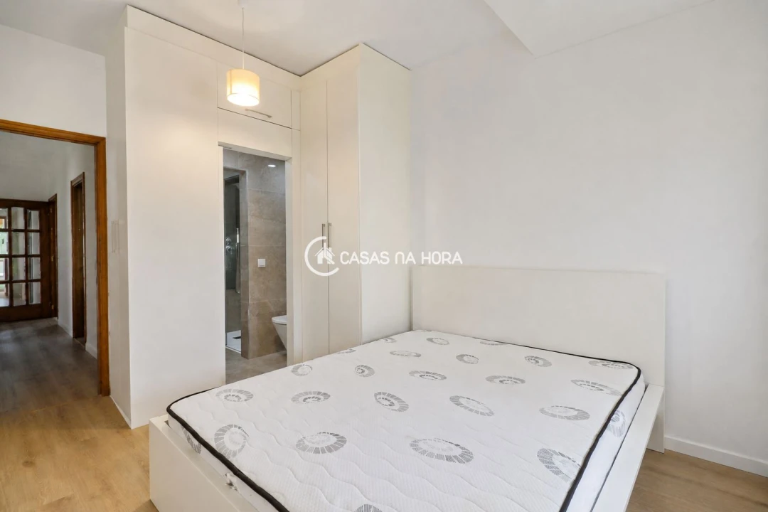 Apartamento T4 para Arrendamento em Bonfim Foto 14