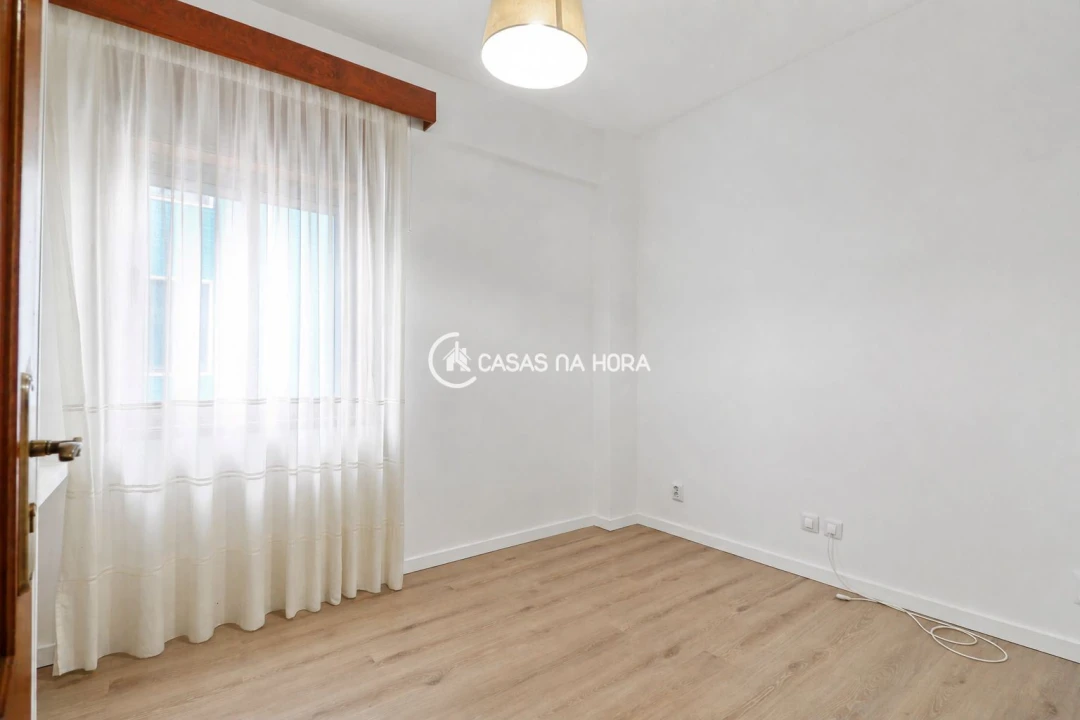 Apartamento T4 para Arrendamento em Bonfim Foto 15