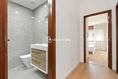 Apartamento T4 para Arrendamento em Bonfim
