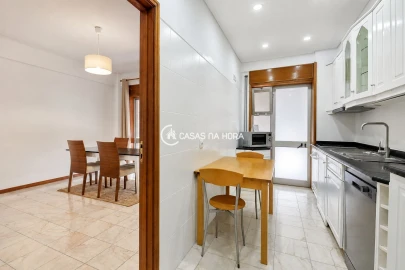 Apartamento T4 para Arrendamento em Bonfim