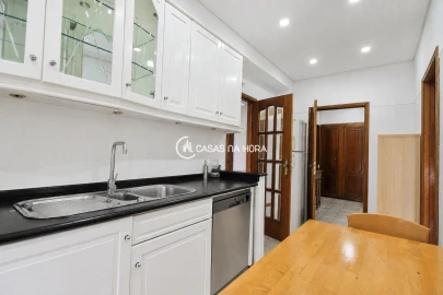 Apartamento T4 para Arrendamento em Bonfim