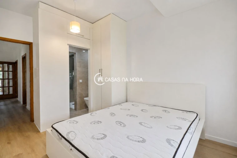 Apartamento T4 para Arrendamento em Bonfim Foto 14