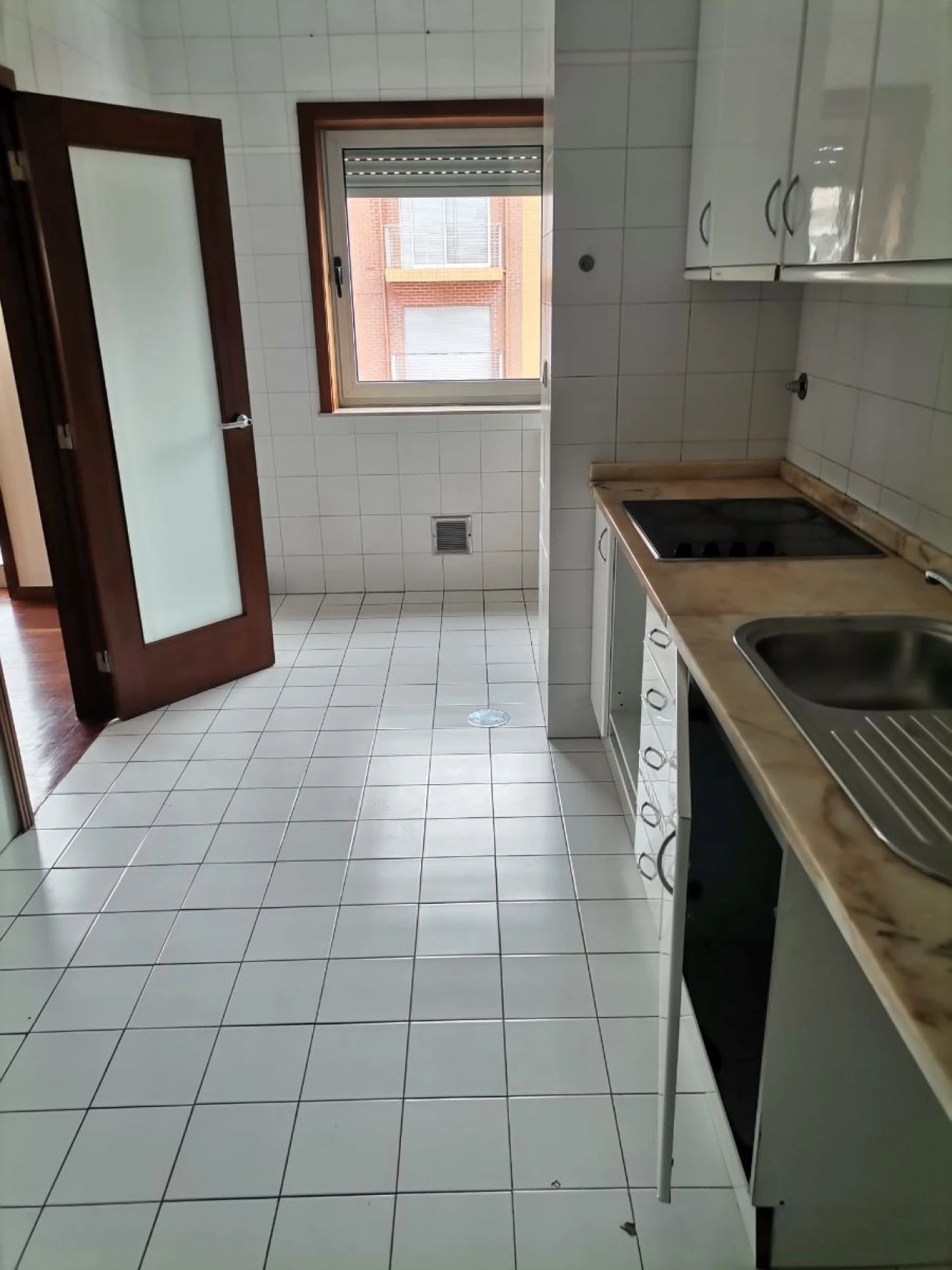 Apartamento T1 para Arrendamento em Paranhos Foto 24