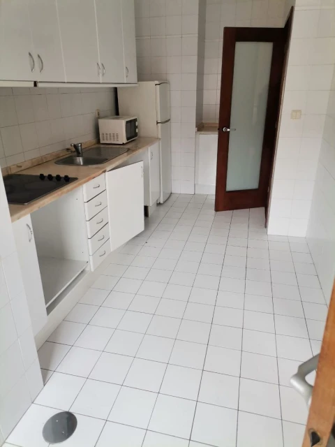 Apartamento T1 para Arrendamento em Paranhos
