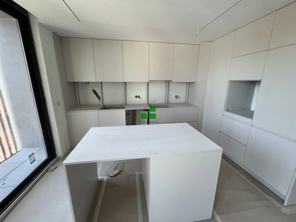 Apartamento T1 para Venda em Paranhos Foto 3