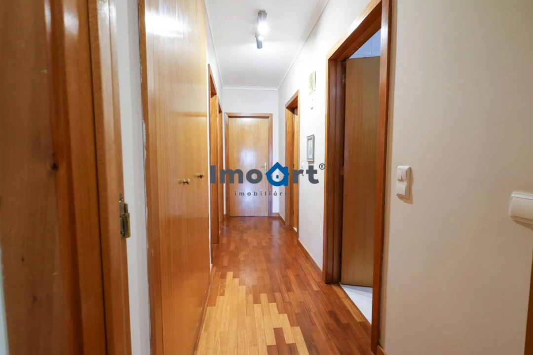 Apartamento T2 para Venda em Avintes Foto 23