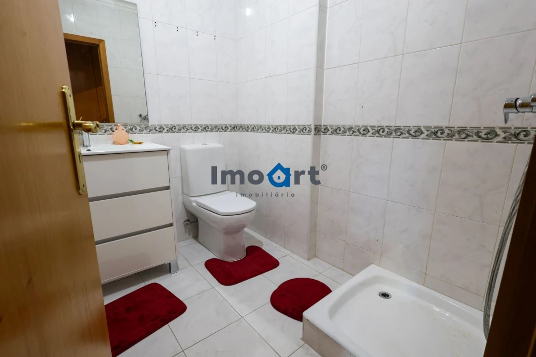 Apartamento T2 para Venda em Avintes Foto 24