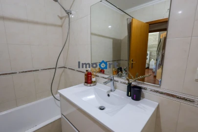 Apartamento T2 para Venda em Avintes