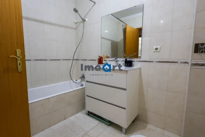 Apartamento T2 para Venda em Avintes