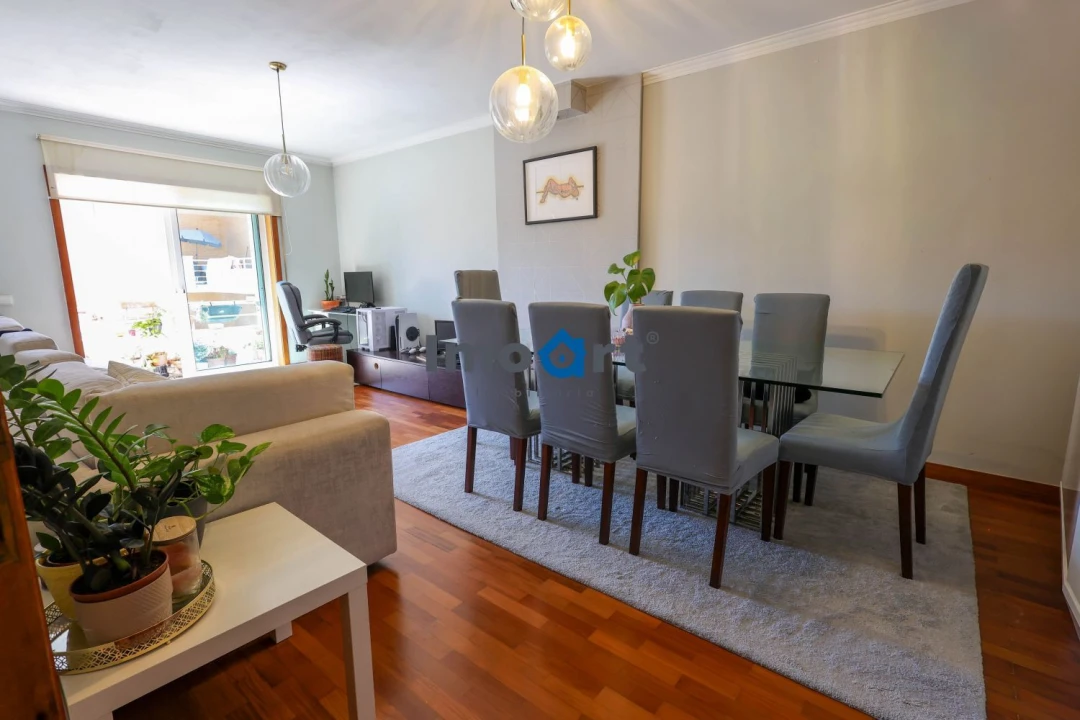 Apartamento T2 para Venda em Avintes Foto 17