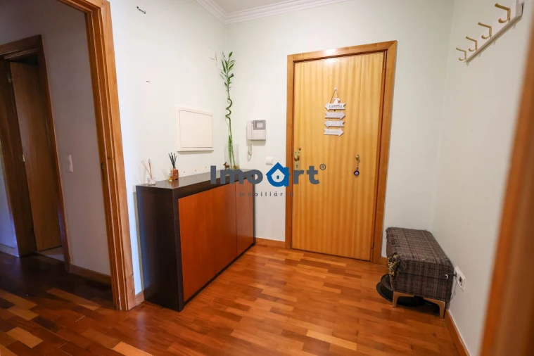 Apartamento T2 para Venda em Avintes Foto 8