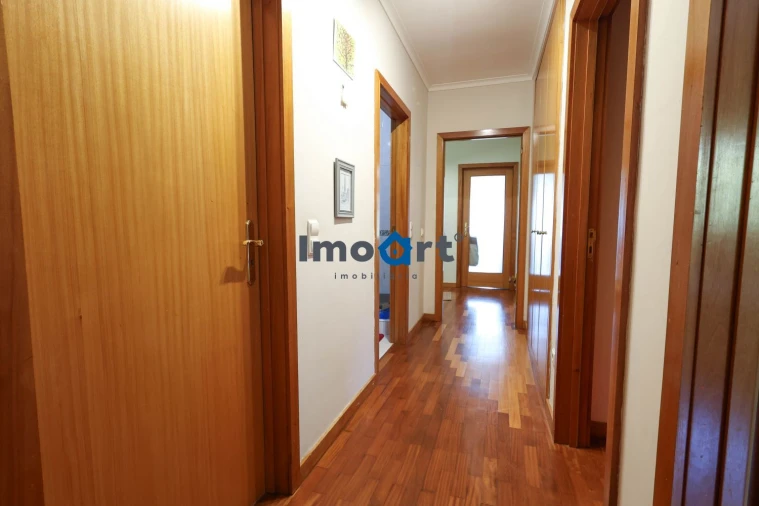 Apartamento T2 para Venda em Avintes Foto 39