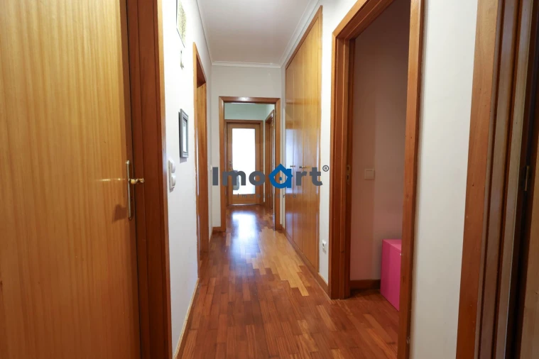 Apartamento T2 para Venda em Avintes Foto 29