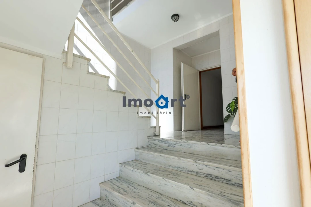 Apartamento T2 para Venda em Avintes Foto 44