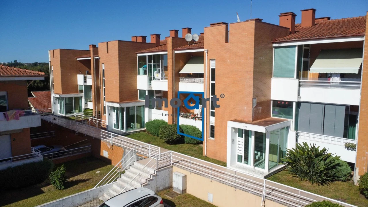 Apartamento T2 para Venda em Avintes Foto 1