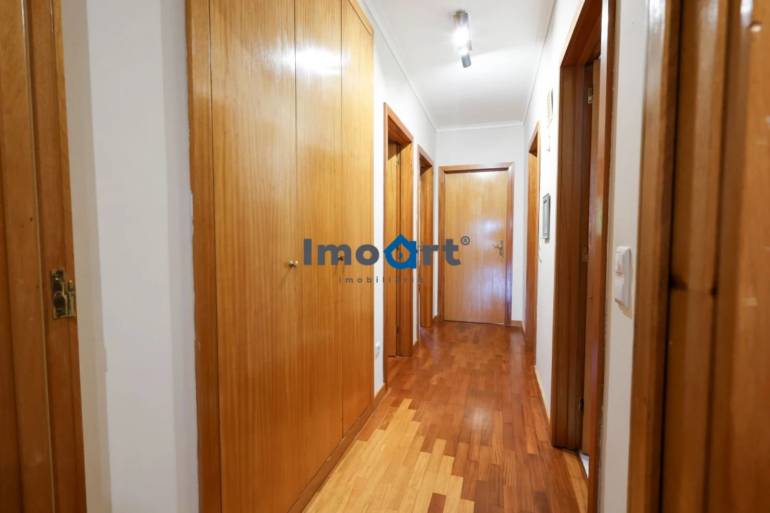 Apartamento T2 para Venda em Avintes Foto 22