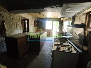 Moradia T4 para Venda em Santa Maria Maior