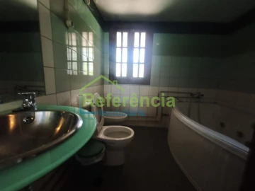 Moradia T4 para Venda em Santa Maria Maior