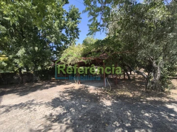 Moradia T4 para Venda em Santa Maria Maior