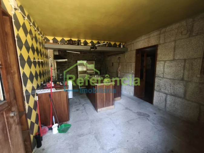 Moradia T4 para Venda em Santa Maria Maior Foto 14