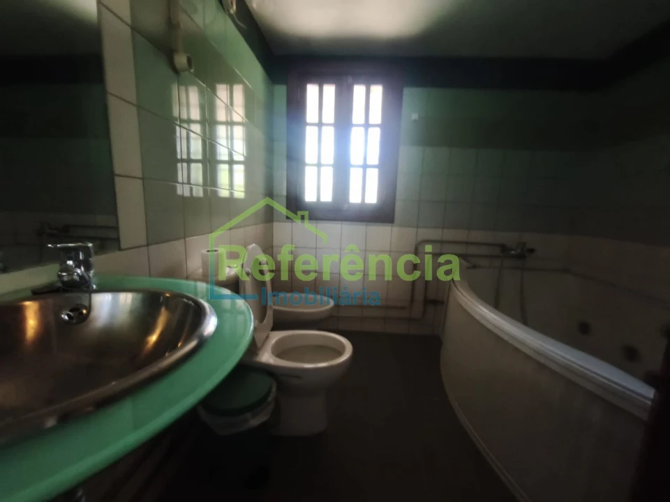 Moradia T4 para Venda em Santa Maria Maior Foto 18